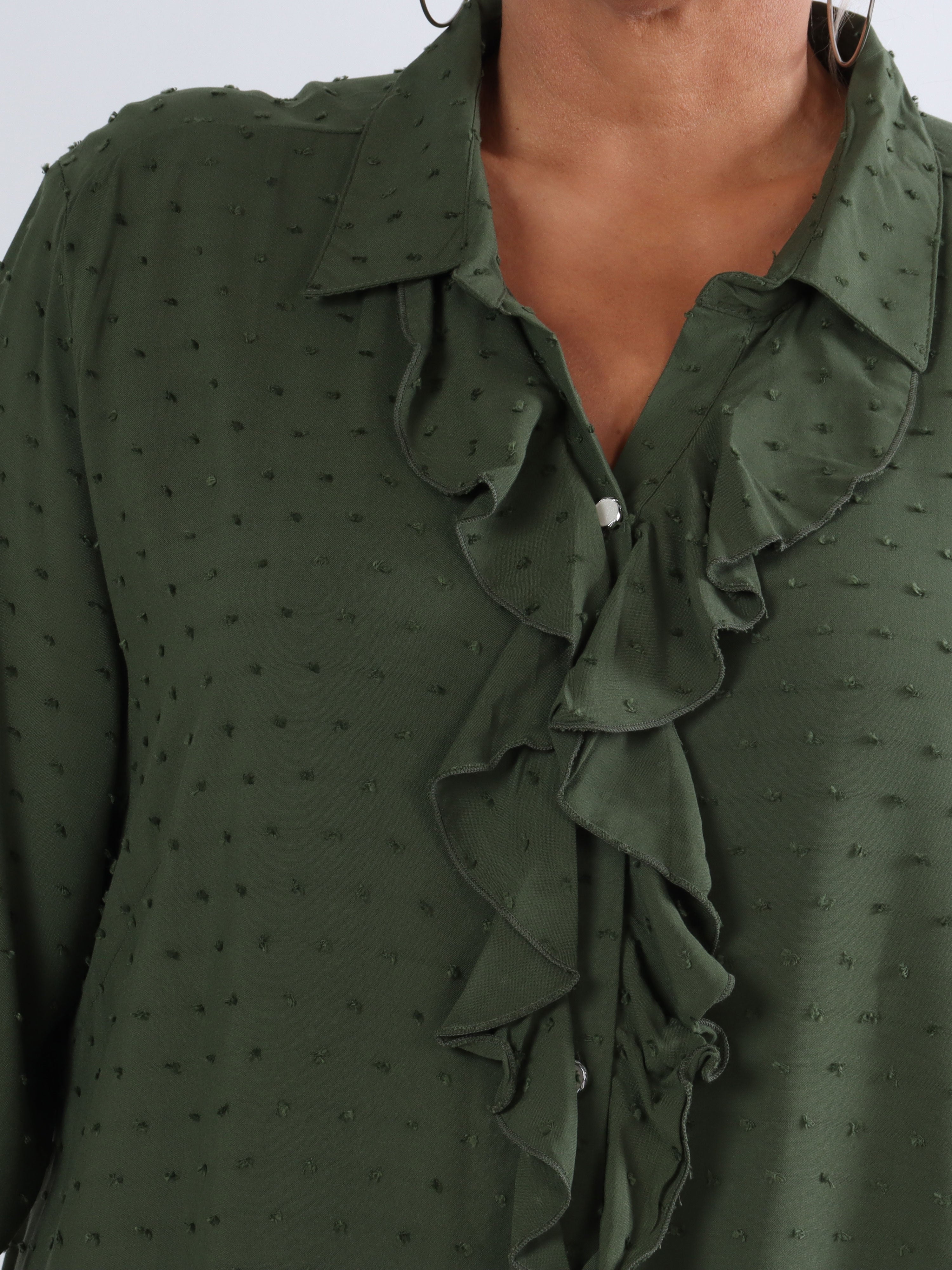 Zandra - Plus size skjorte med flæse og prikket detaljer